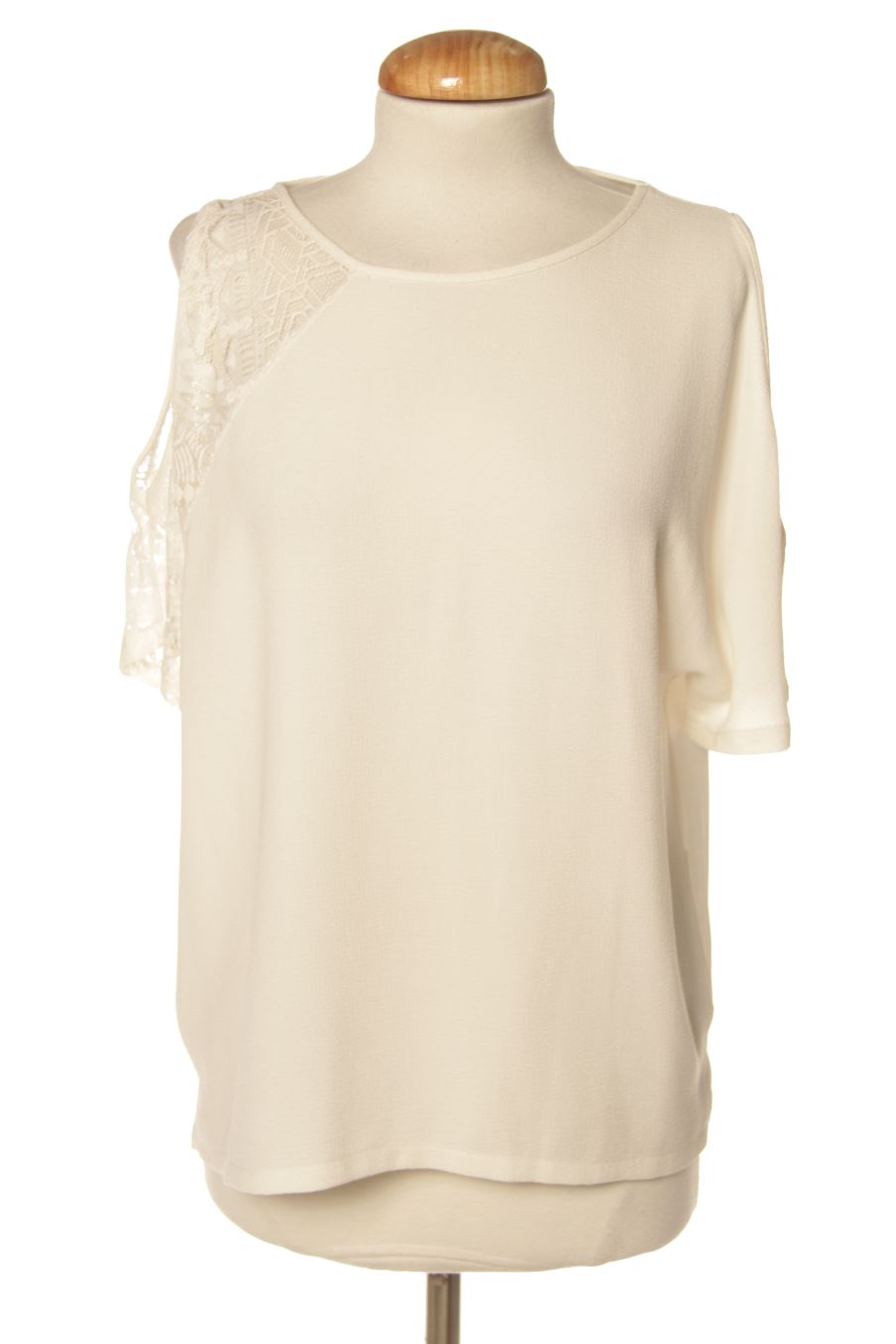 Blouse à manches courtes Zara de la taille M, de couleur blanc