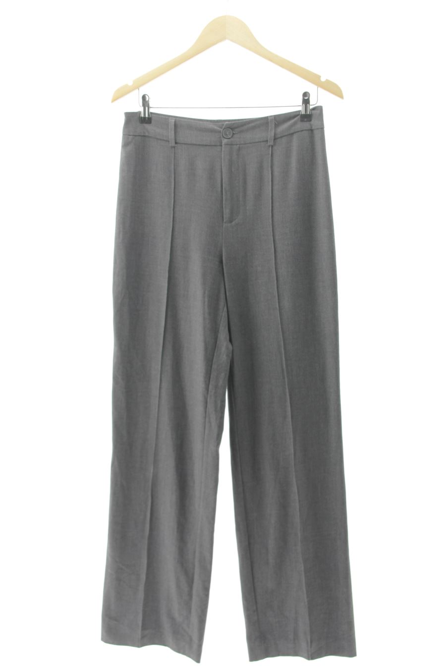 Pantalón de Stradivarius de la talla 38, de color gris