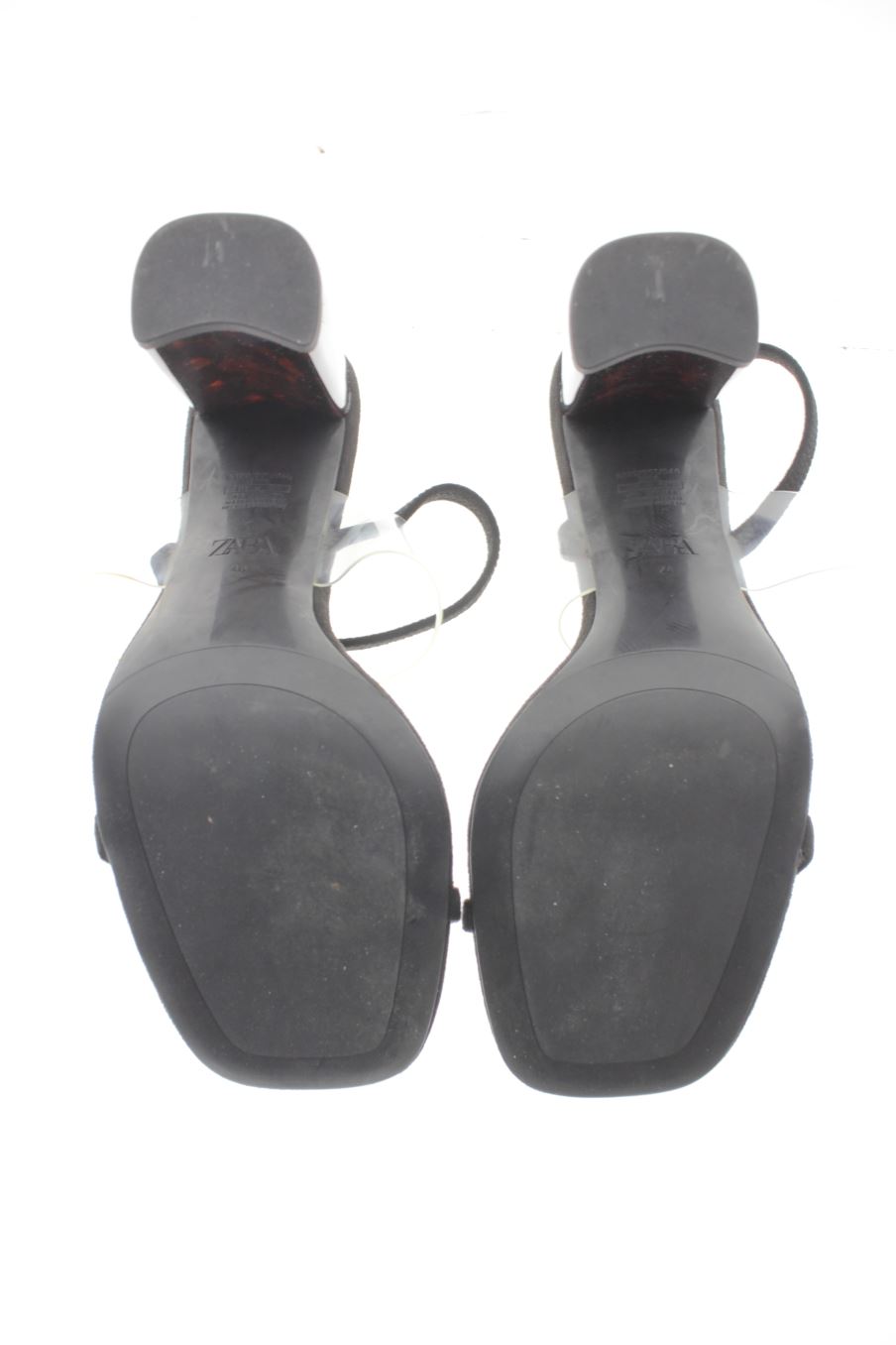 Sandalias tacon de Zara de la talla 40, de color negro de