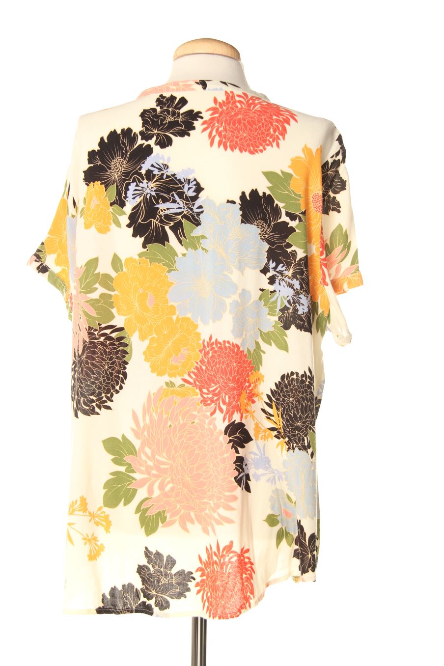 Blusa de manga corta de Cashew flower de la talla 50, de color flores