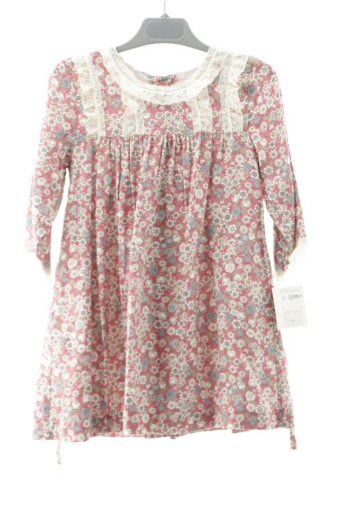 Aufwändiges Kleid