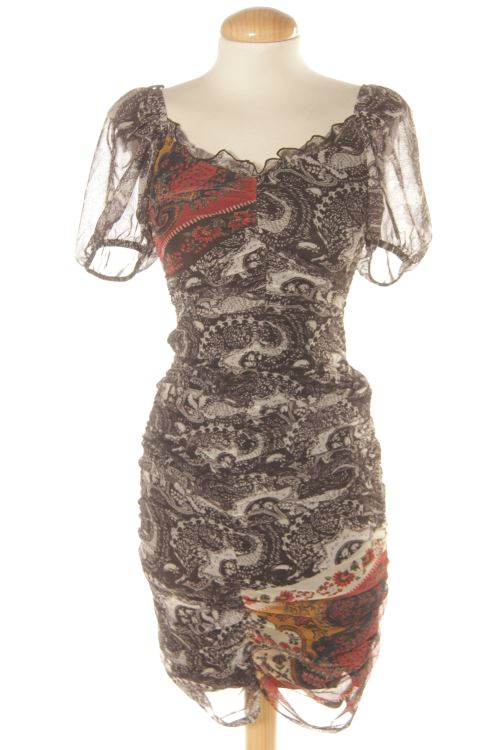 Aufwändiges Kleid