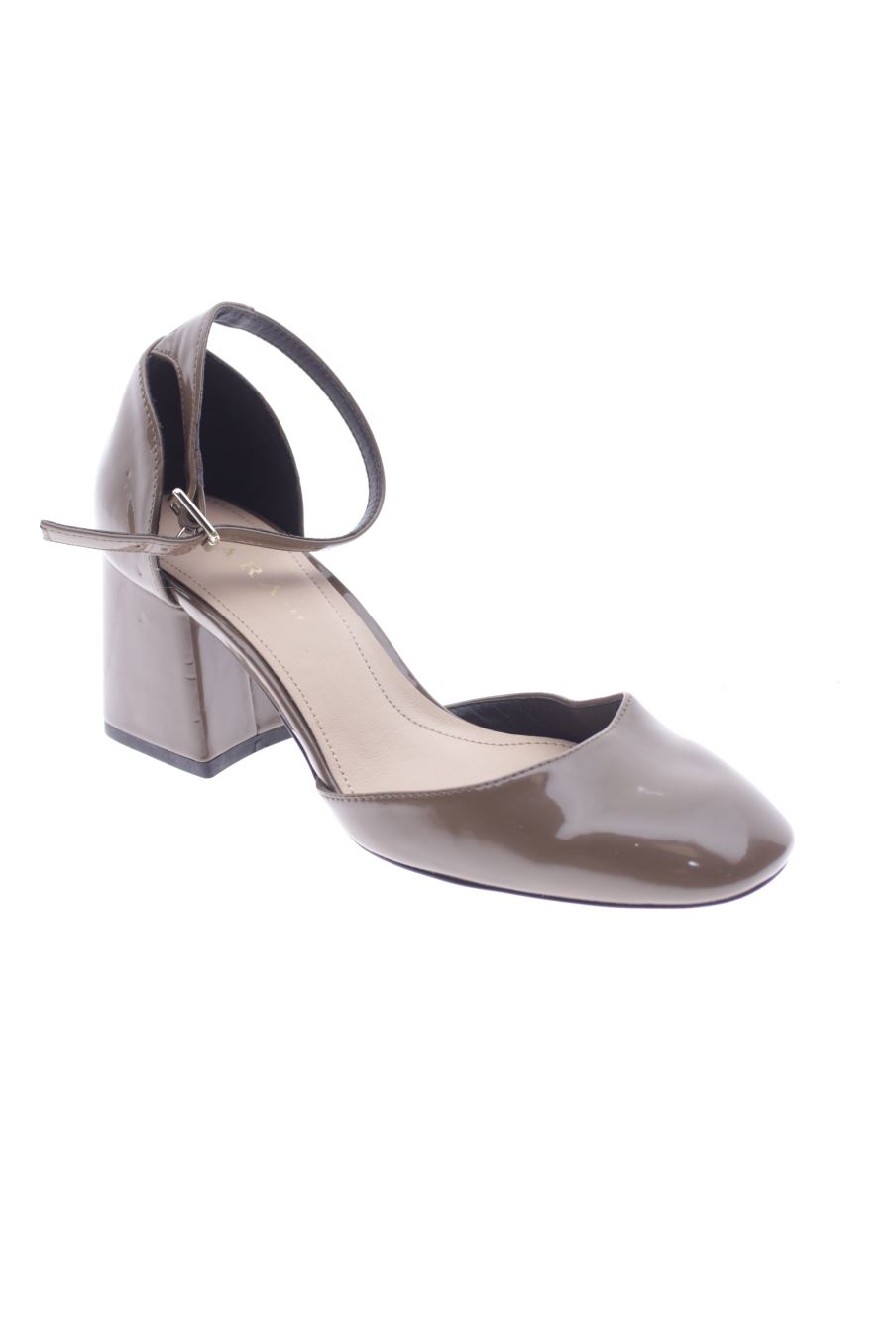Sandalias tacon de Zara de la talla 36, de color marrón de