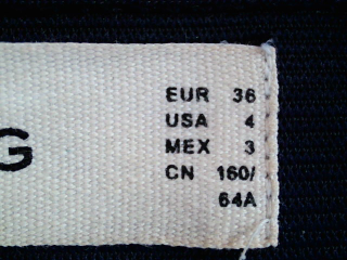 Pantalon Mango de la taille 36, de couleur bleu marine