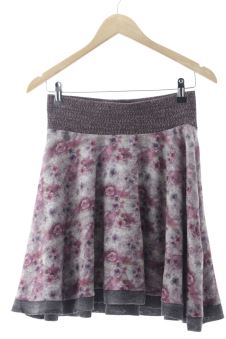 Aufwändiger Rock S Smash