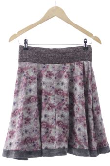 Aufwändiger Rock S Smash