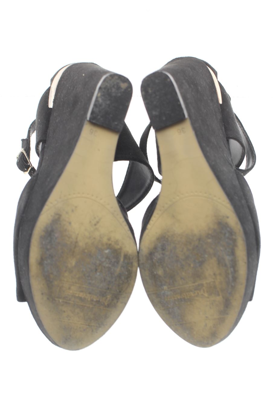 Sandalias tacon de Stradivarius de la talla 36, de color negro de