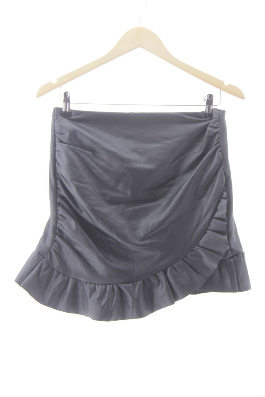 Jupe Pull & Bear de la taille M, de couleur noir de synthétique