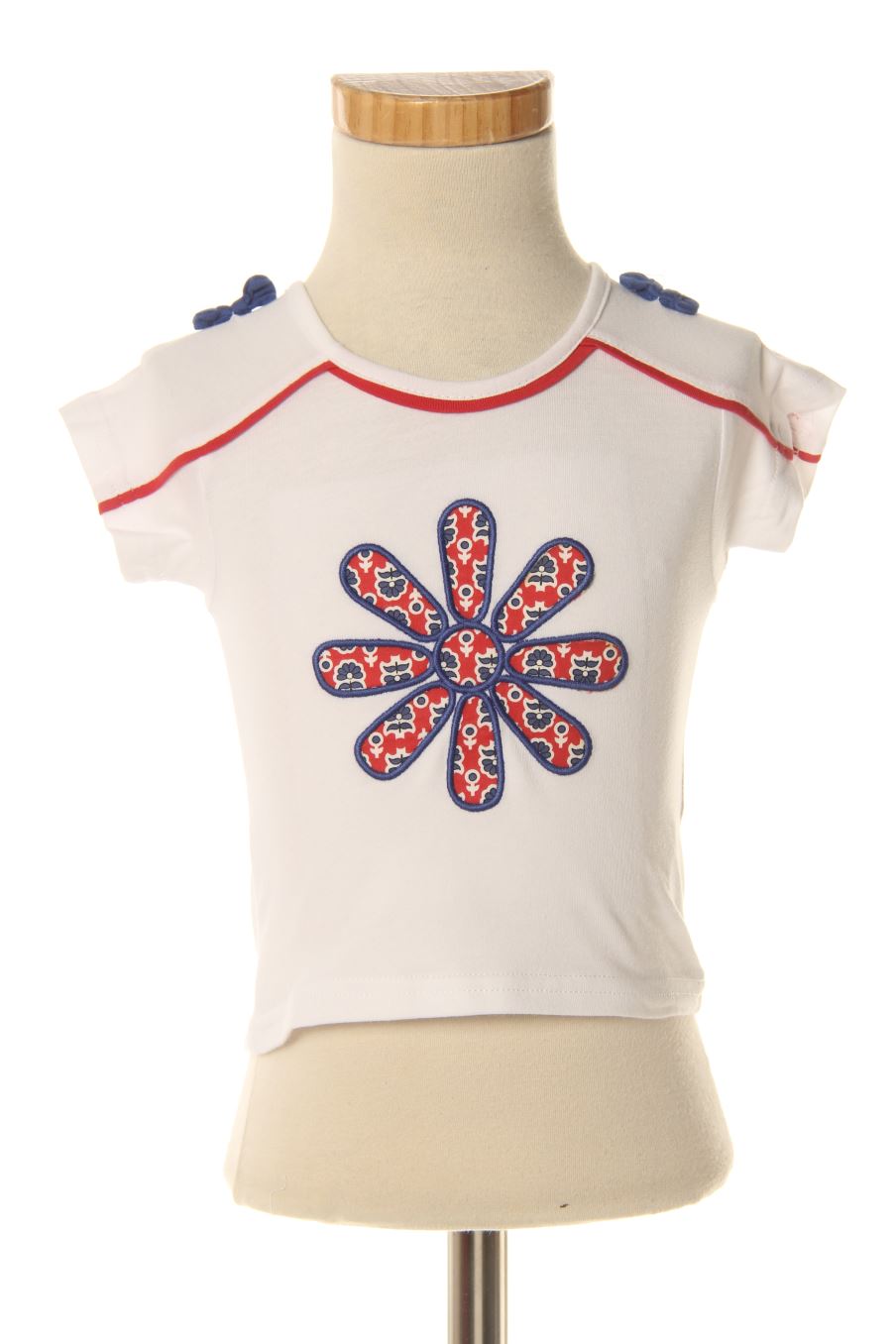 T-shirt Newness de la taille 6 mois avec une étiquette