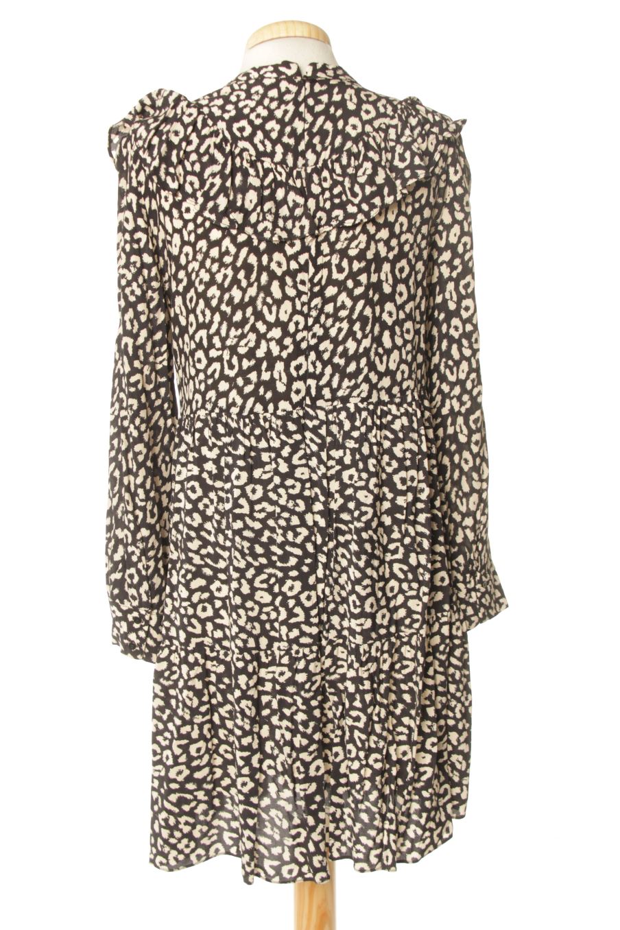Robe casual Zara de la taille XS, de couleur noir