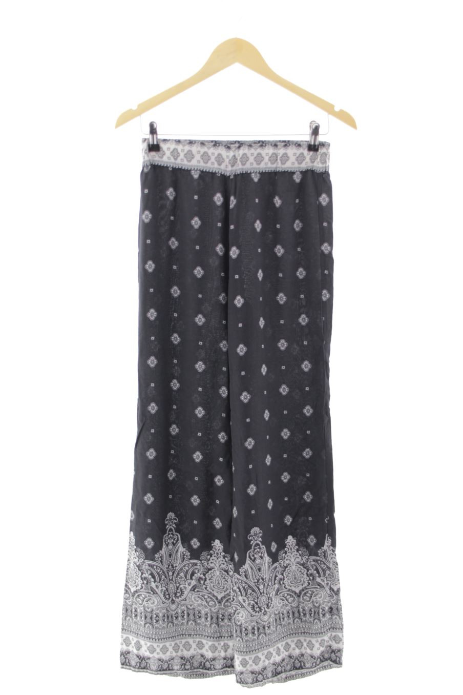 Pantalon Casual Bershka de la taille M, de couleur noir