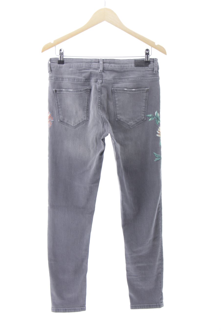 Jeans Zara de la taille 40, de couleur gris de denim