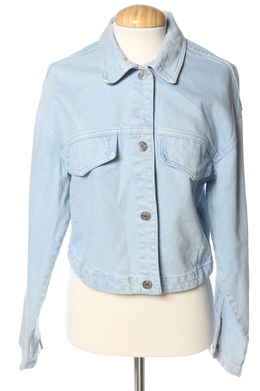 Cazadora de Bershka de la talla S, de color azul de ropa vaquera