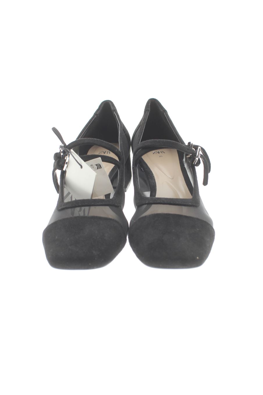 Zapatos de tacon de Zara de la talla 35, de color negro de