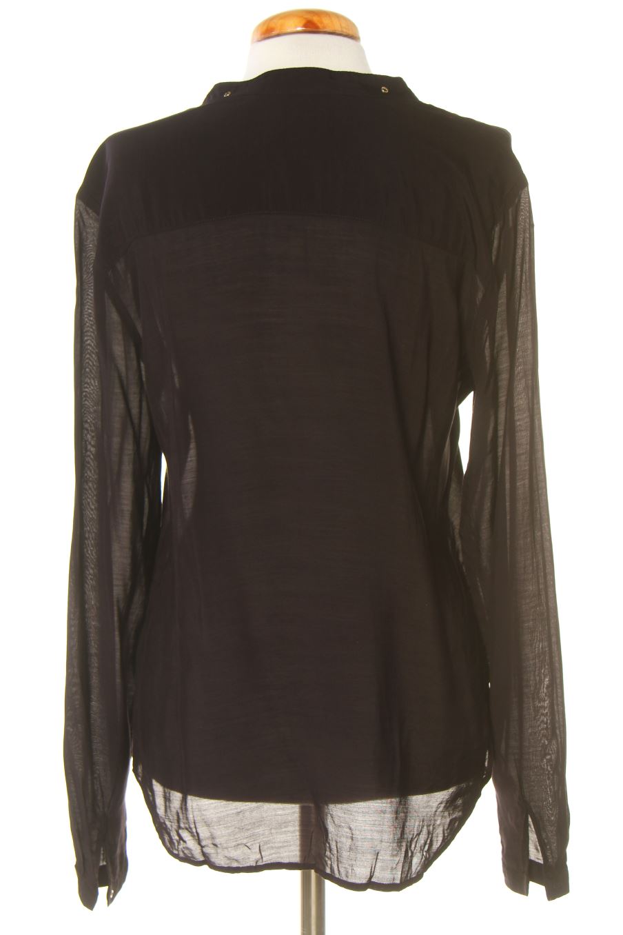 Blusa de manga larga de Zara de la talla M, de color negro