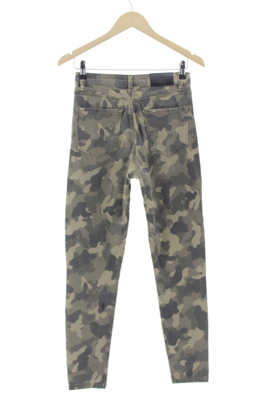 Vaquero de Stradivarius de la talla 38, de color verde de ropa vaquera
