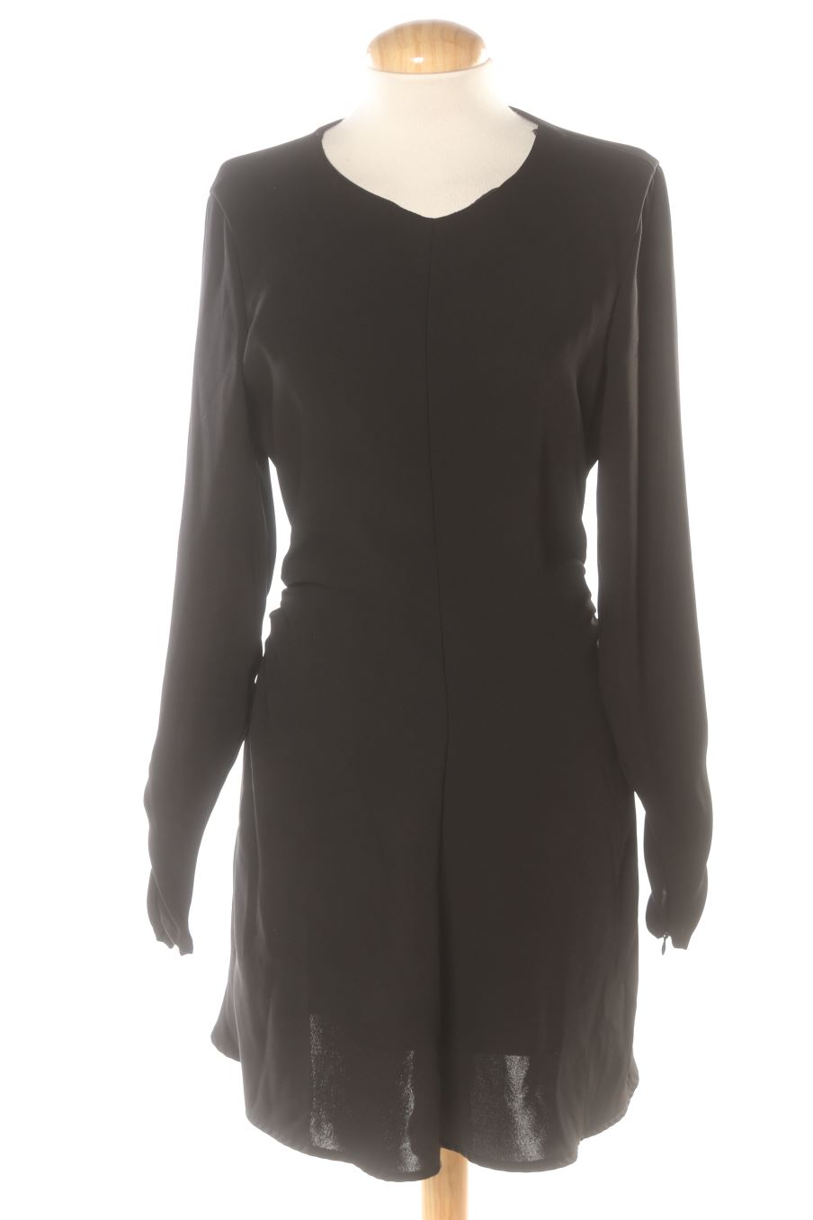 Vestido casual de Zara de la talla M, de color negro