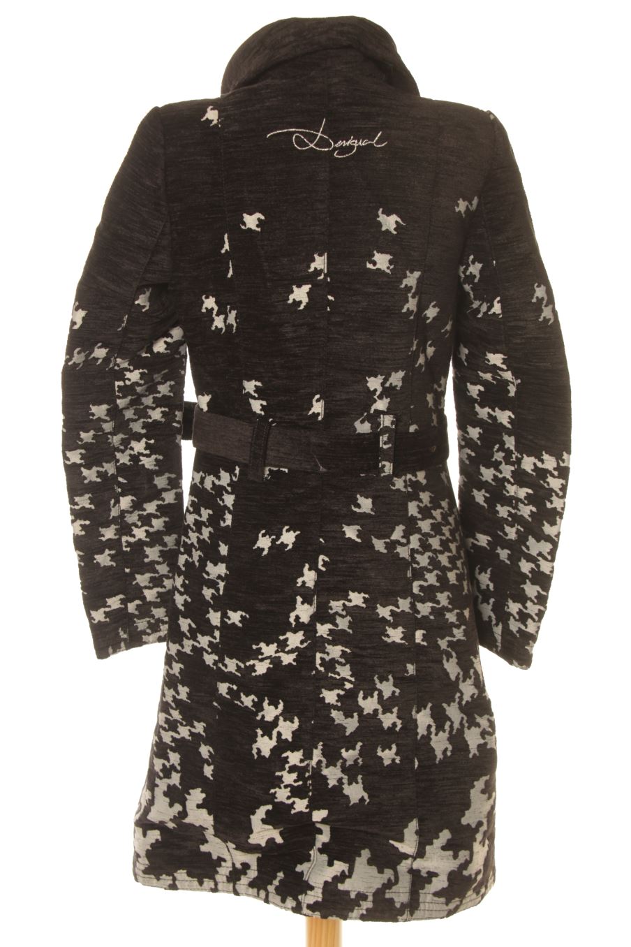 Manteau Desigual de la taille 38, de couleur noir