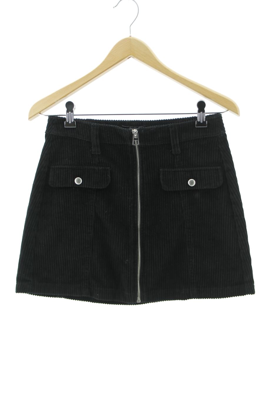 Jupe Bershka de la taille S, de couleur noir