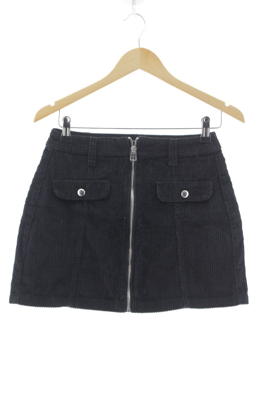 Falda de Bershka de la talla S, de color negro