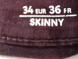 Jeans C&A de la taille 34, de couleur bordeaux de denim
