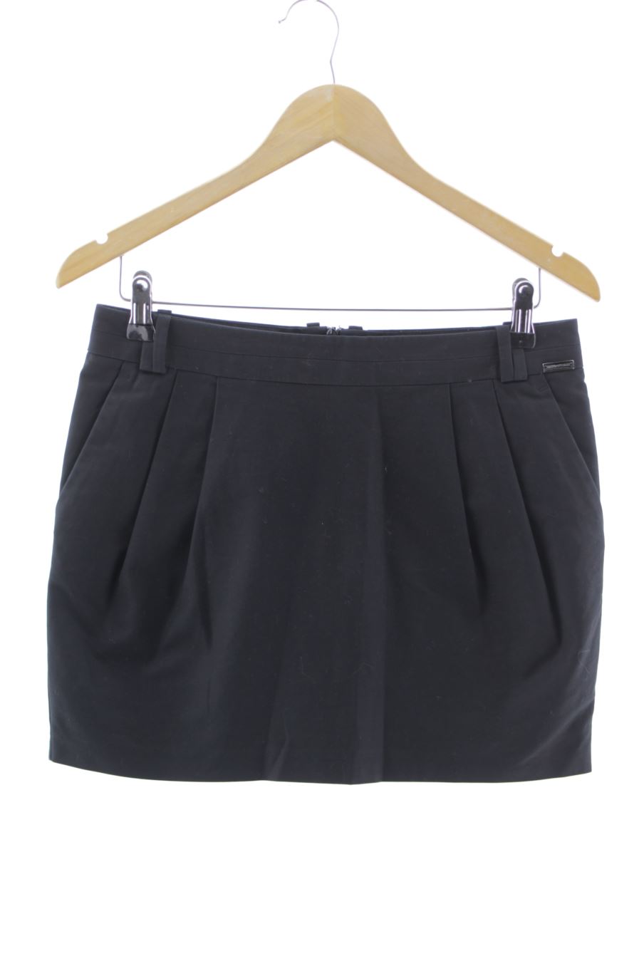 Jupe Zara de la taille M, de couleur noir