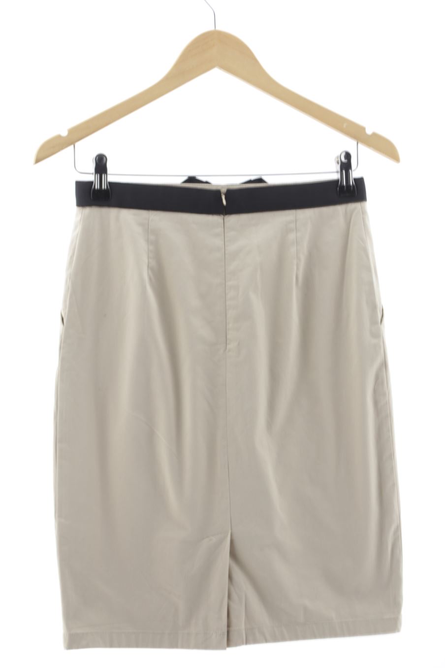 Jupe Monoprix de la taille 36, de couleur beige