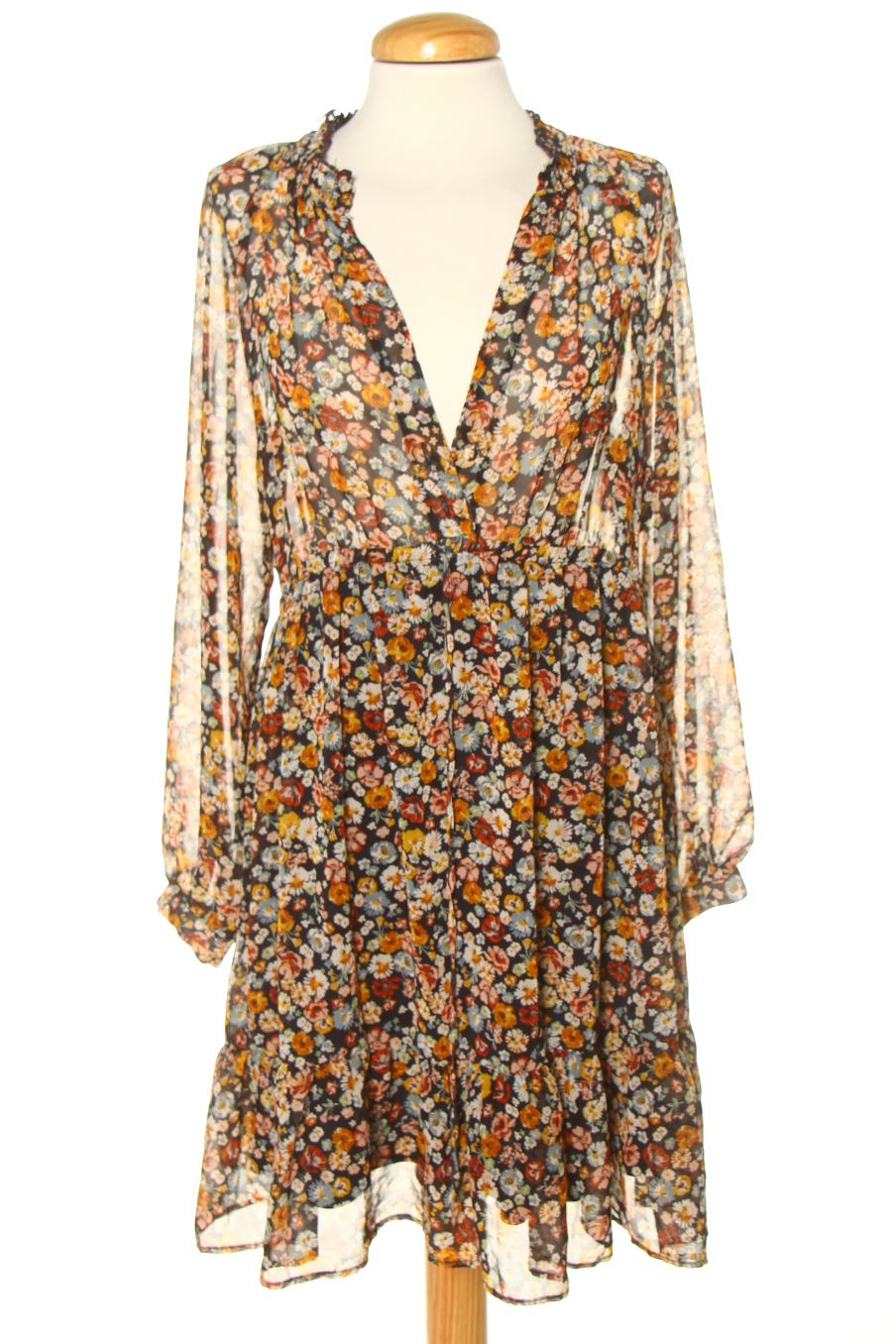 Vestido casual de Zara de la talla S, de color flores