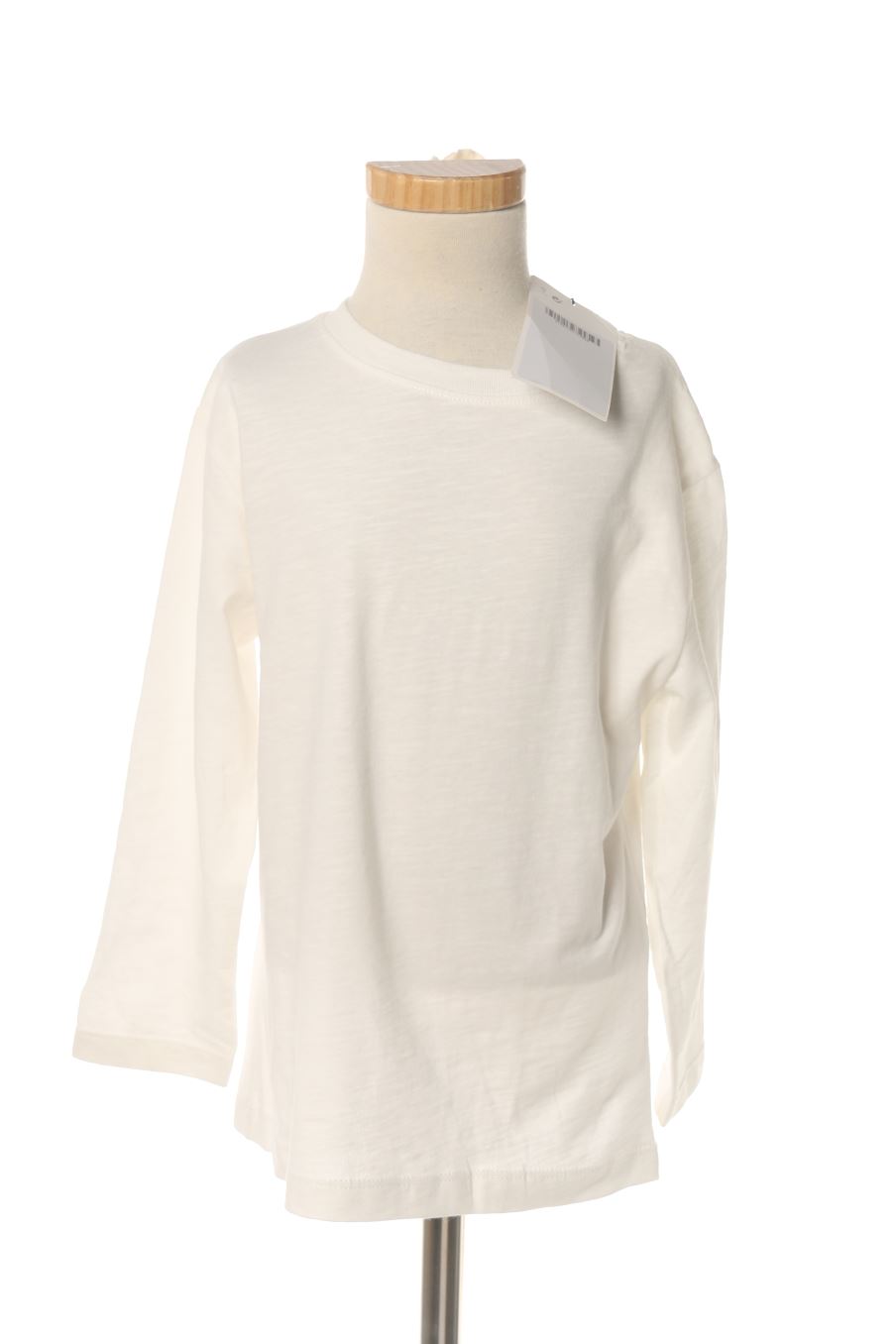 T-shirt manches longues Zara de la taille 8 ans avec une étiquette