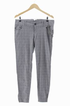 Pantaloni 40 Stradivarius, foto 1 di 2