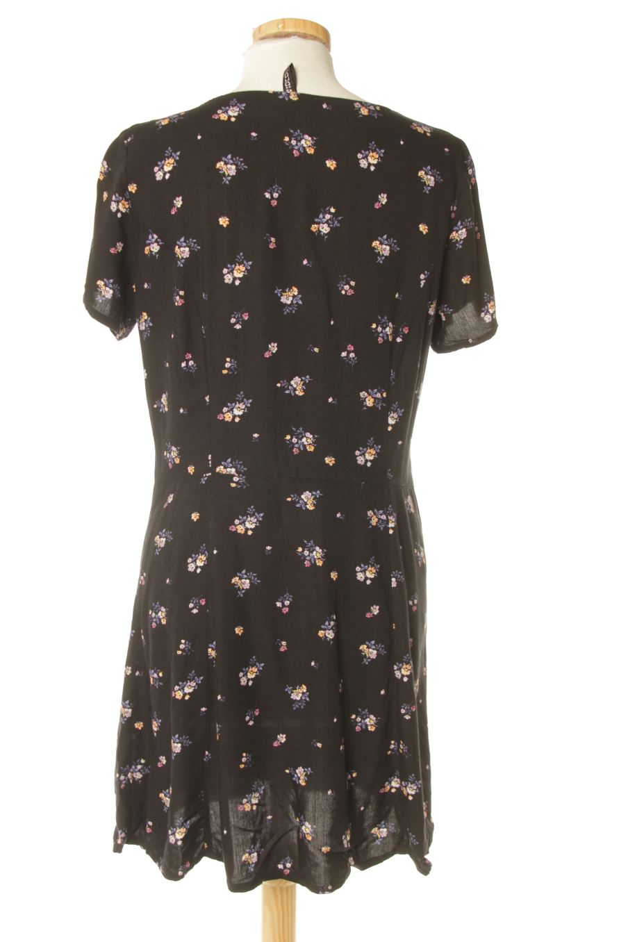 Vestido casual de H&M de la talla 38, de color flores
