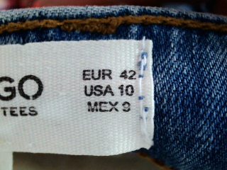 Jeans Mango de la taille 42, de couleur bleu de denim