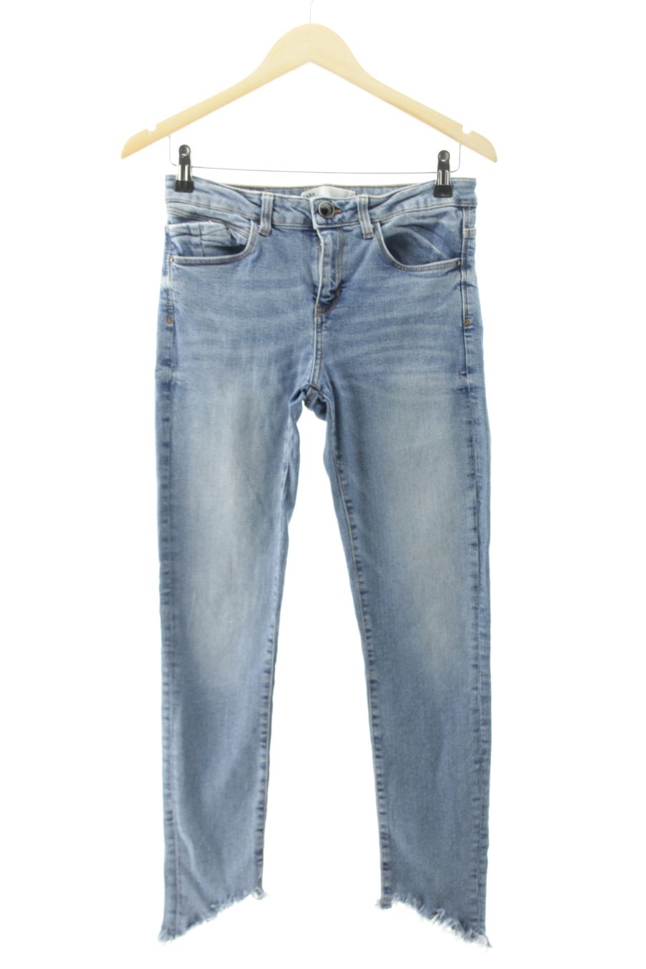 Jeans Zara de la taille 38, de couleur bleu de denim