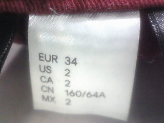 Jeans H&M de la taille 34, de couleur bordeaux de denim