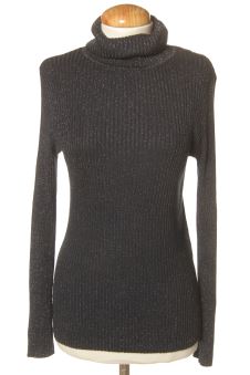 Pull M Jacqueline Riu