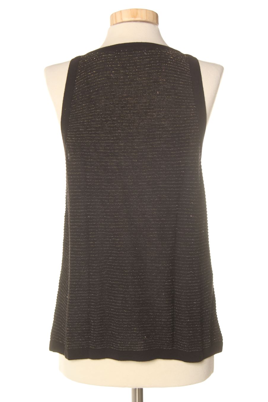Top de Mango de la talla M, de color negro