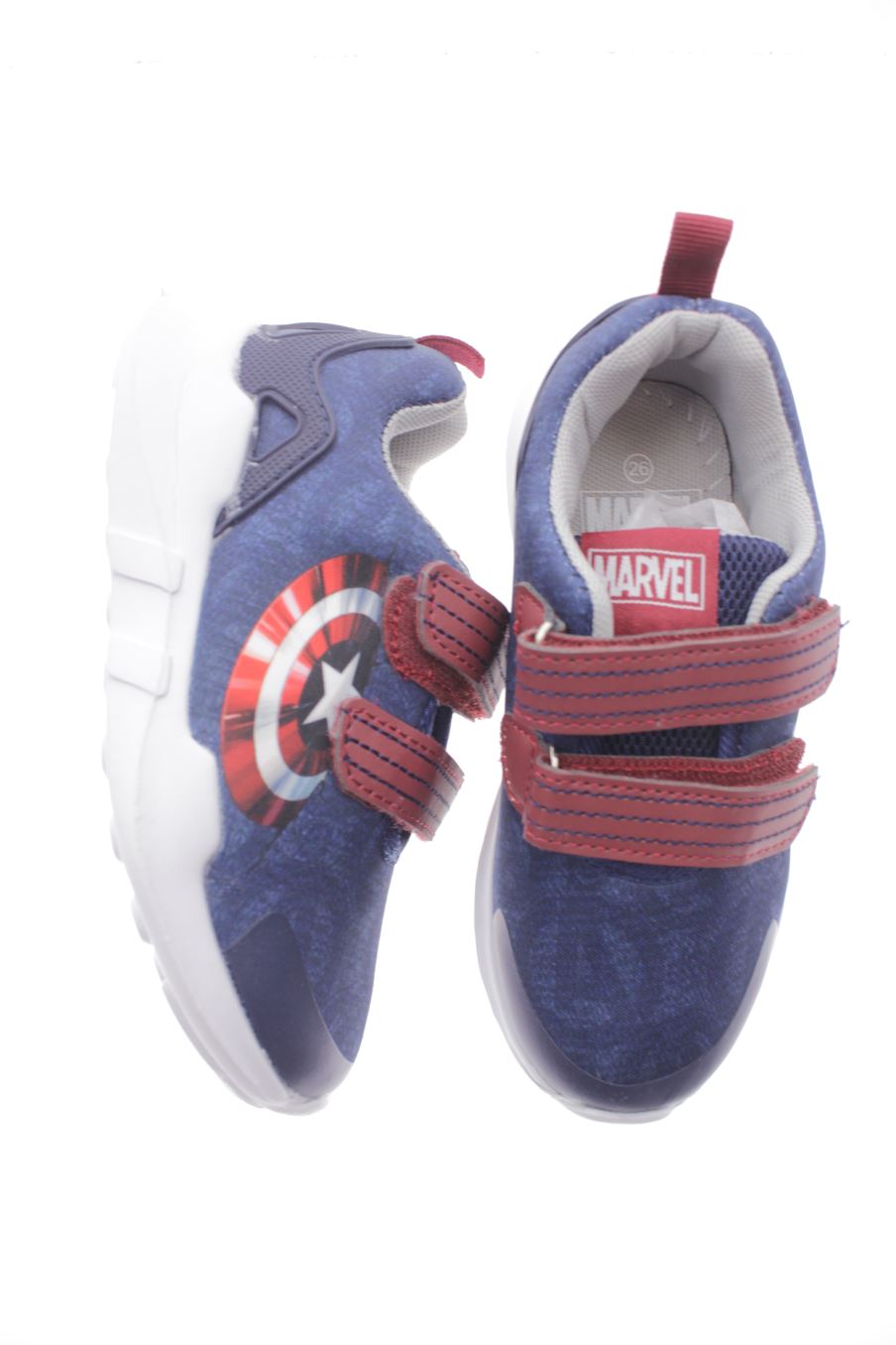 Zapatillas de Marvel de la talla 26 con etiqueta