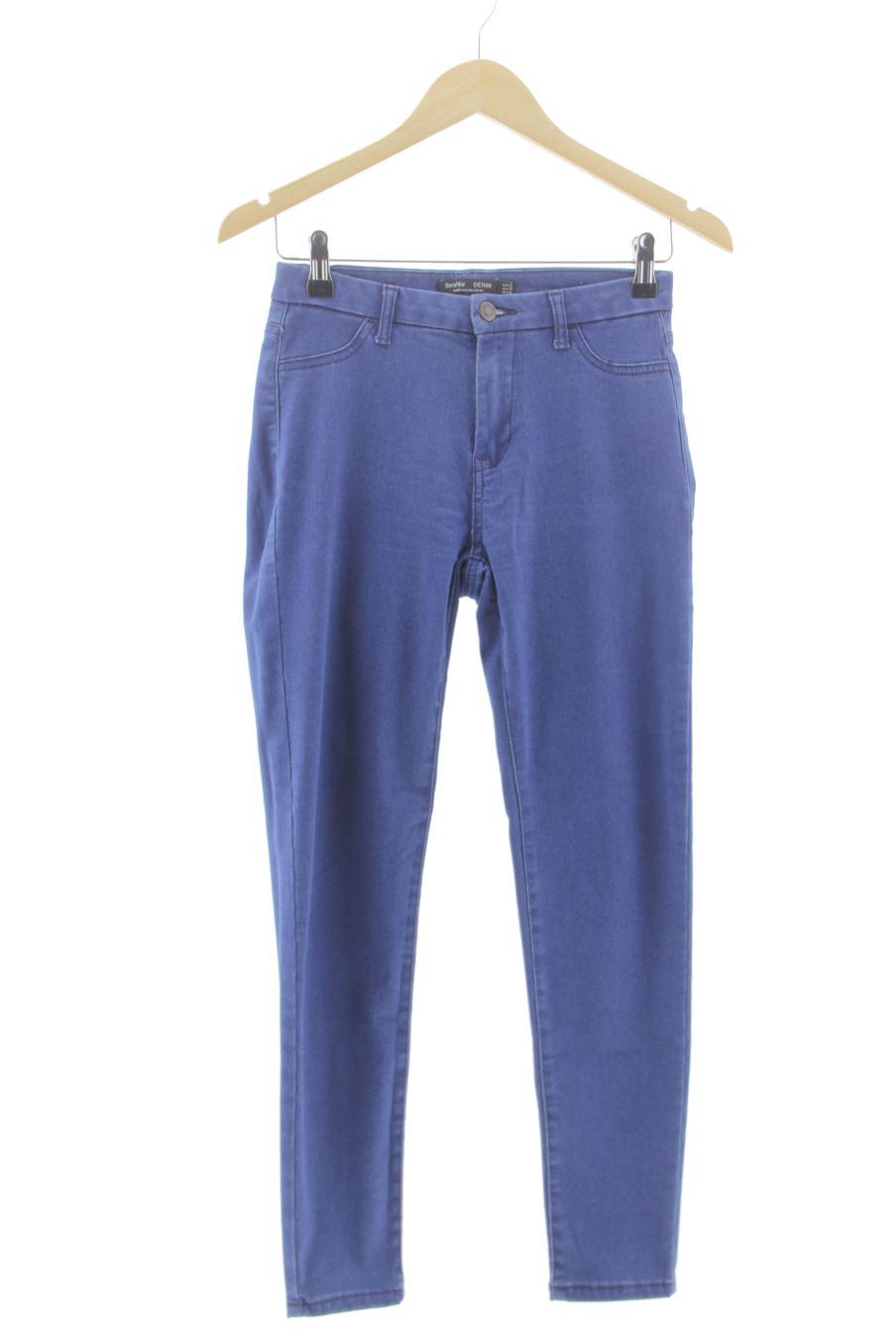 Jeans de Bershka de la talla 36, de color blu