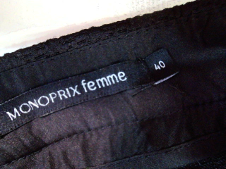 Jupe Monoprix de la taille 40, de couleur noir
