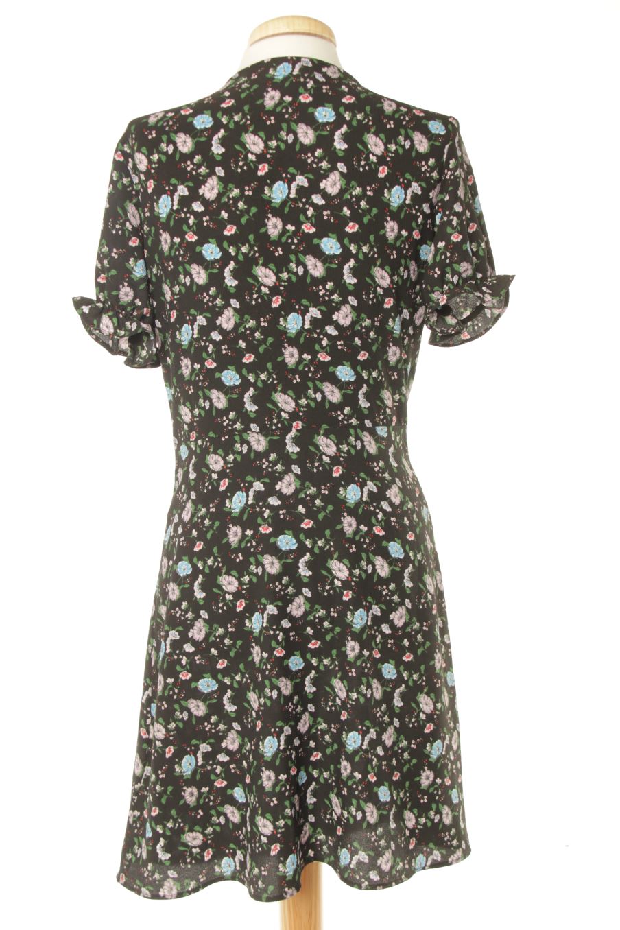 Robe casual H&M de la taille 36, de couleur fleurs