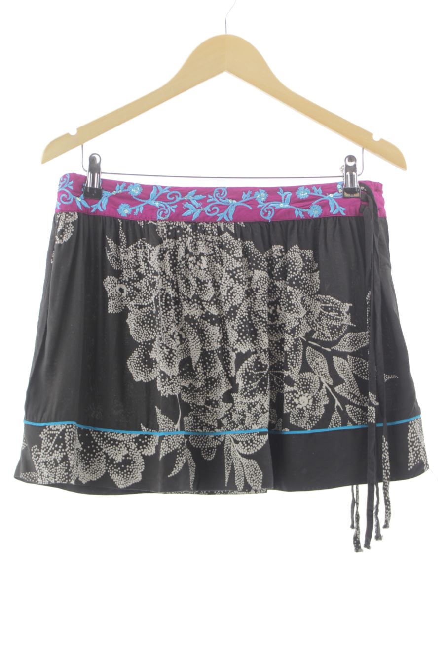 Jupe Colcci de la taille 36, de couleur imprimés