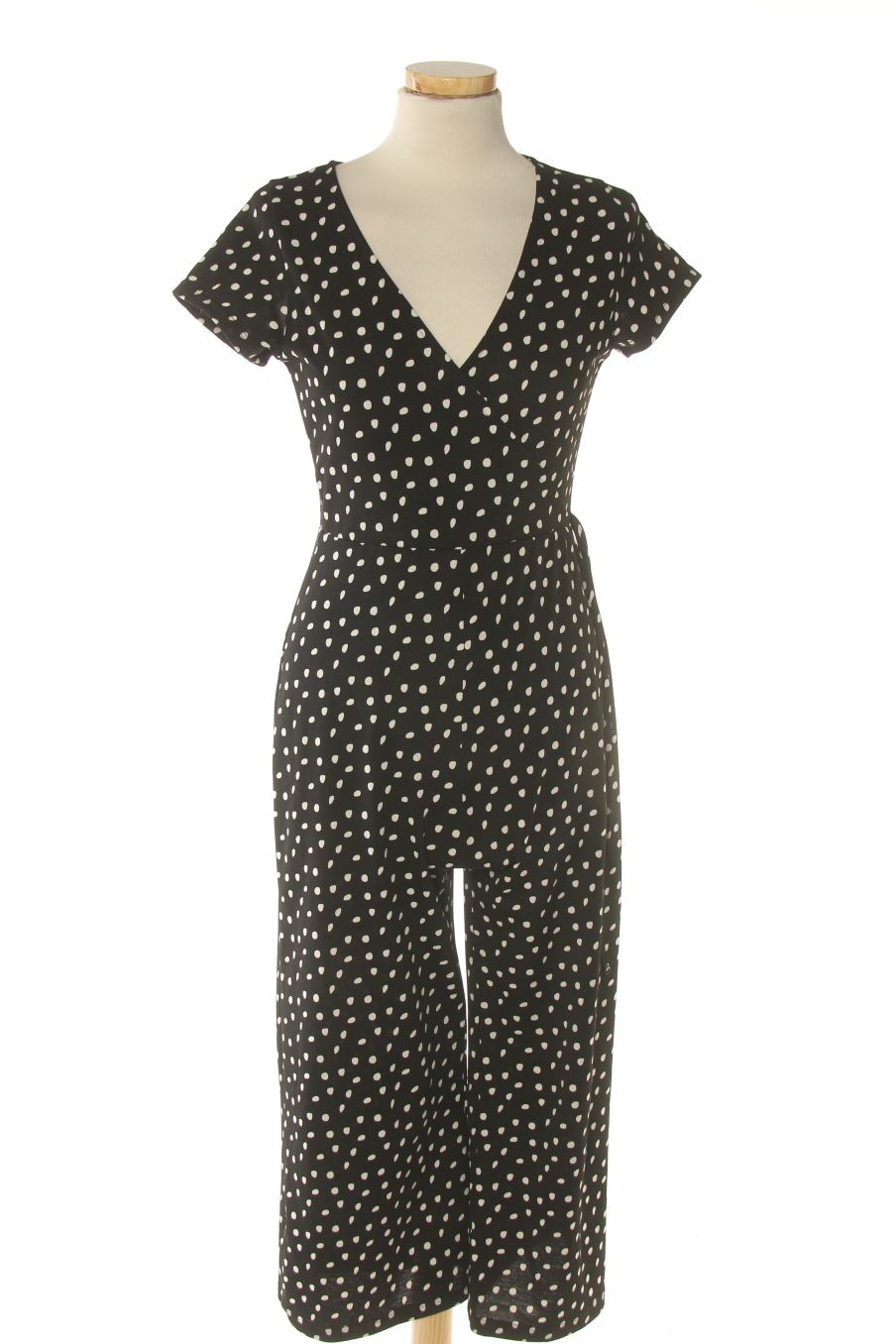 Mono de Pull & Bear de la talla XS, de color negro