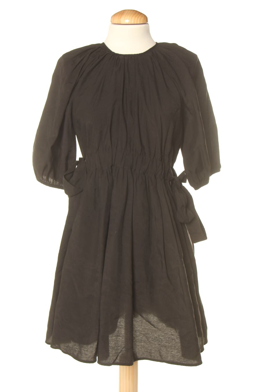 Robe casual Zara de la taille S, de couleur noir