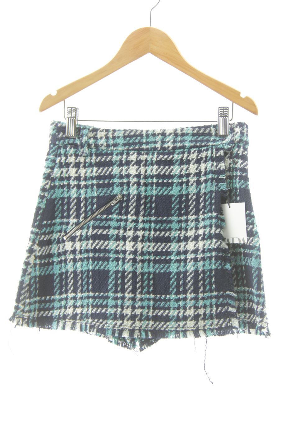 Short Zara de la taille 10 ans avec une étiquette