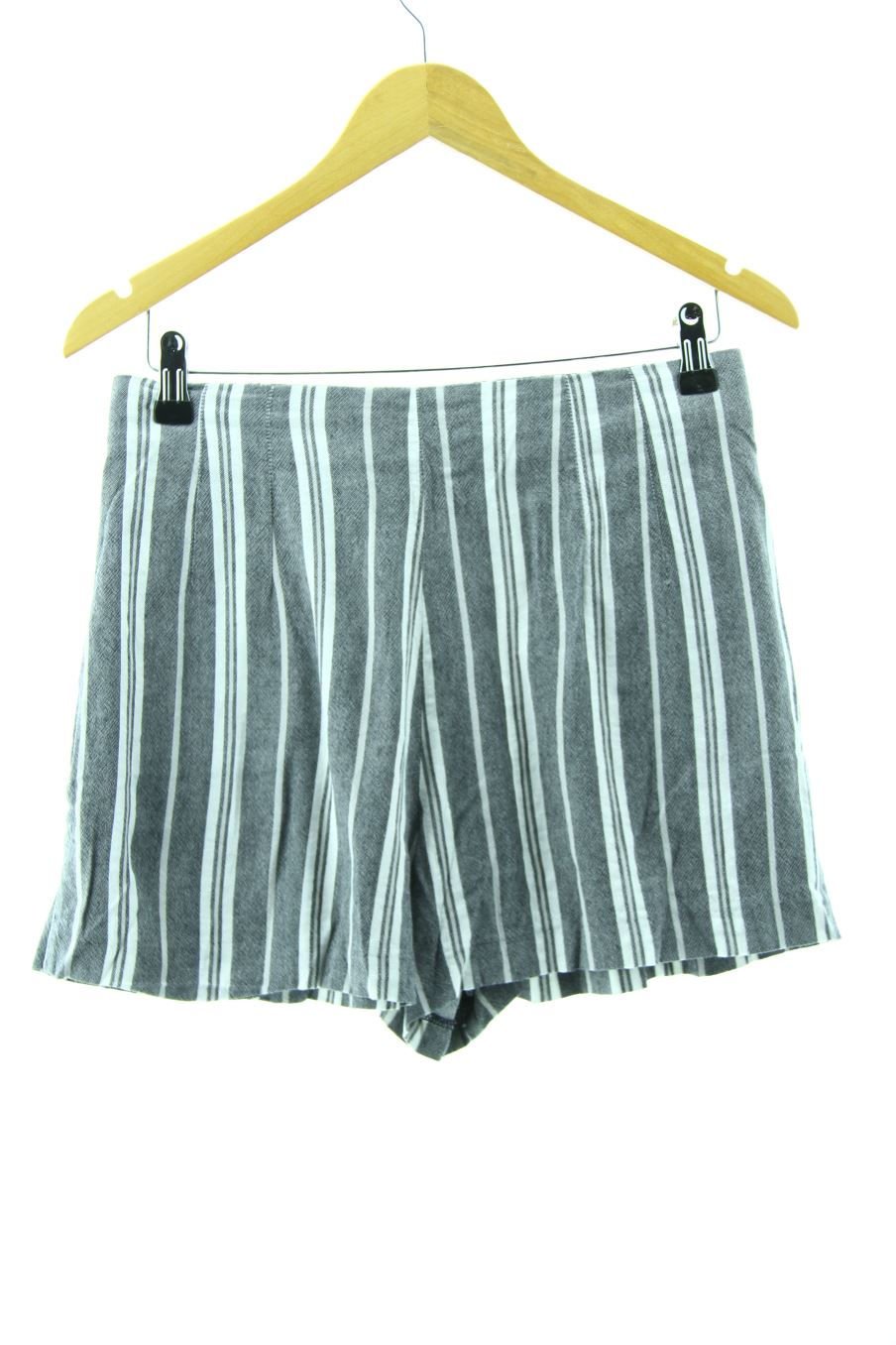 Shorts Trafaluc de la taille M, de couleur rayures