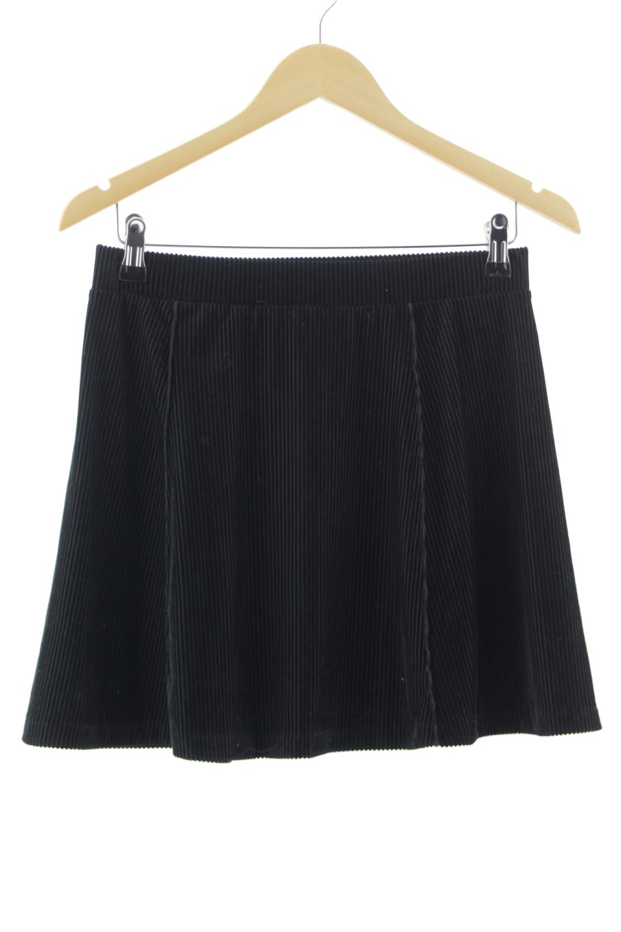 Falda de Trf (ZARA) de la talla M, de color negro