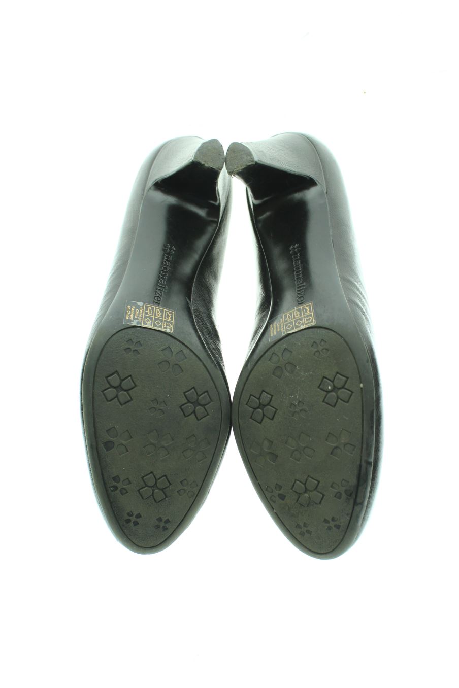 Zapatos de tacon de naturalizer de la talla 41, de color negro de