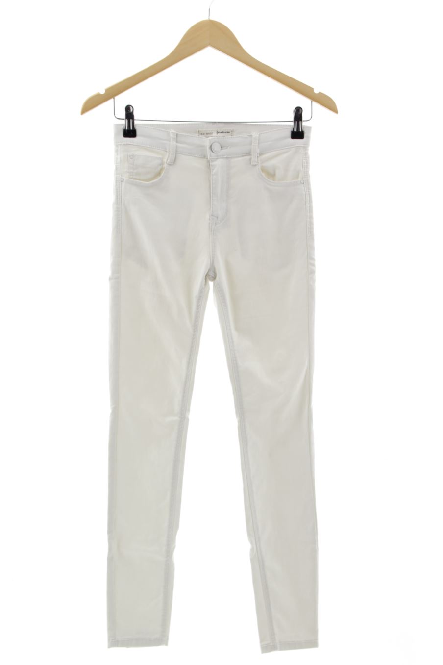 Vaquero de Stradivarius de la talla 36, de color blanco de ropa vaquera