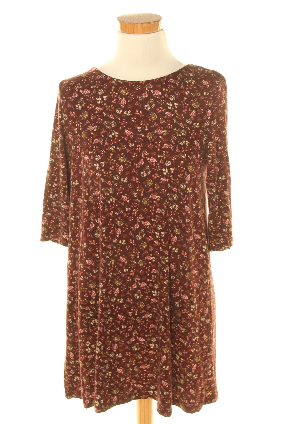 Robe casual Pull & Bear de la taille S, de couleur fleurs