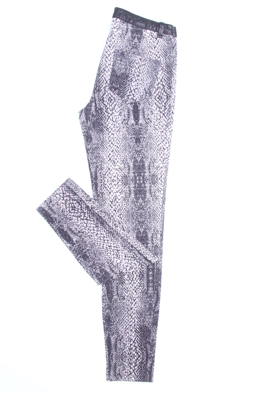 Vaqueros de Zara de la talla 36, de color animal print